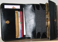 purse inside features