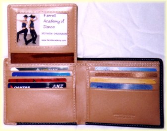 credit card men's wallet internal features