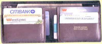 toad credit card wallet inside features